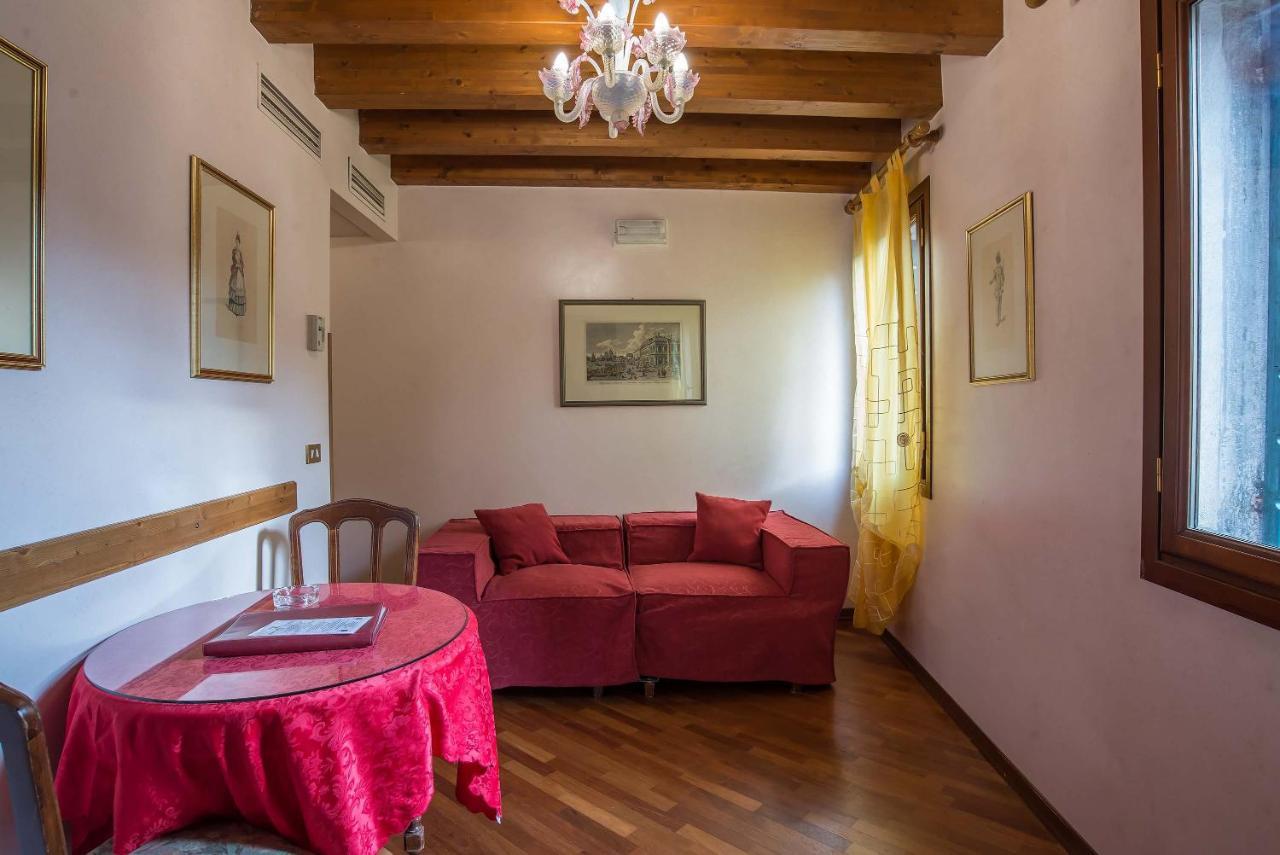 Hotel Piccola Fenice Венеция Экстерьер фото