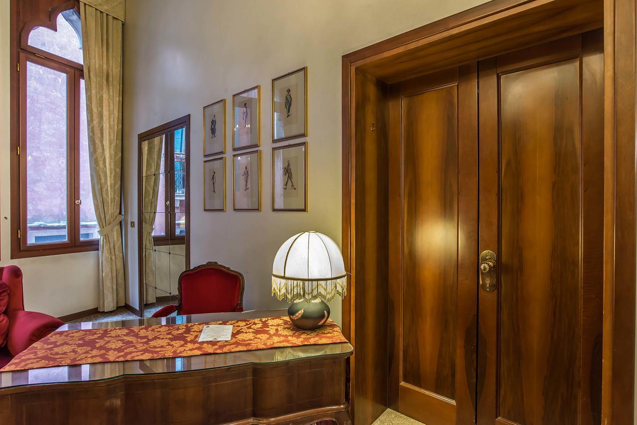 Hotel Piccola Fenice Венеция Экстерьер фото
